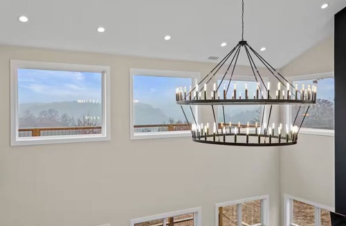 Edens Gate House | Brand-New +VIEWS! Hot Tub, Fire Table, Game Room !