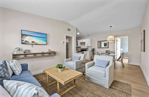 Parsuns To Cocoa Beach Apartment | Breakwater Beach Bungalow Retreat