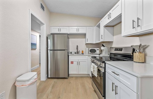 Parsuns To Cocoa Beach Apartment | Breakwater Beach Bungalow Retreat