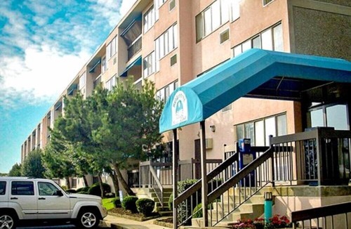 Southend Condo | Breathtaking 2BR Jersey Shore Condo with Pool & Amenities