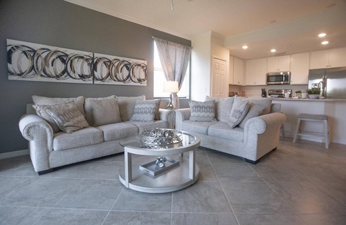 Lakewood Ranch Condo | Breathtaking 2nd floor 3bed/2bath corner unit Condo in Lakewood National - Hosey