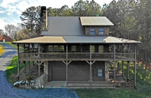 Ducktown House | Brew with a View-3br/3ba sleeps 8, hot tub, gamero