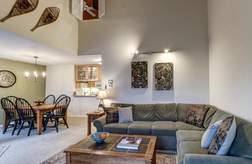 Warren Apartment | Bridges 52