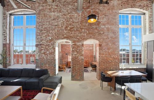 Judson Apartment | Bright and Cozy 2BR Apt with Parking