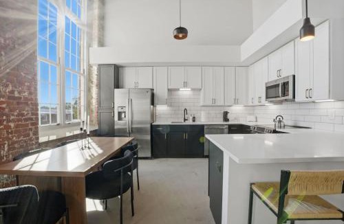 Judson Apartment | Bright and Cozy 2BR Apt with Parking