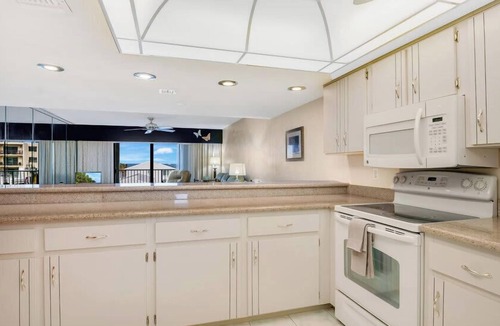 Ocean View Halifax Estates Apartment | Bright apartment w/pool & balcony