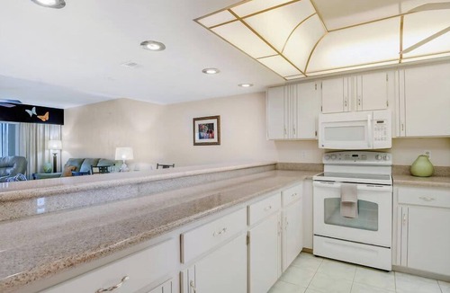 Ocean View Halifax Estates Apartment | Bright apartment w/pool & balcony