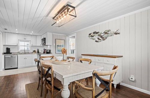 Atlantic Beach House | Bright, Beachy, and So Close to the Sea