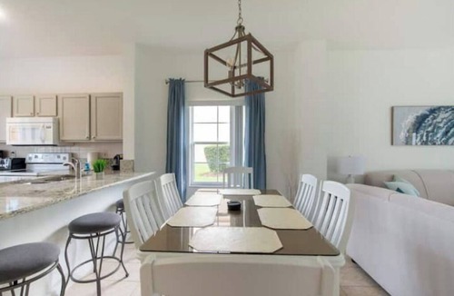 Seasons Villa | Bright Beautiful 3 Bedroom w/community pool near Disney!