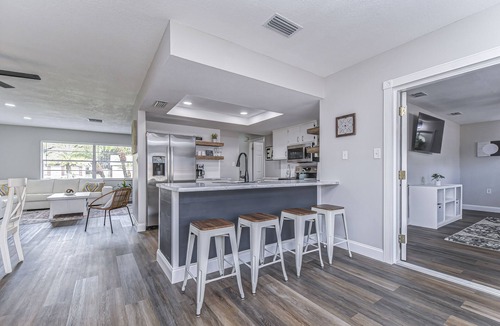 Bayonet Point House | Bright & Beautiful 3/2 house close to Beaches & Fun