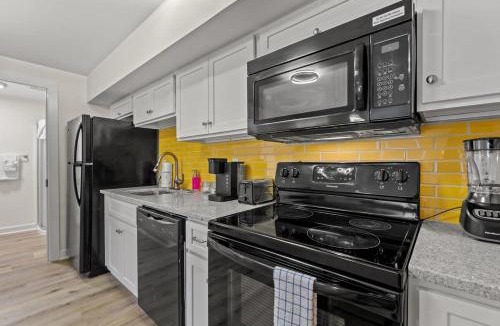Windy Hill Apartment | Bright & Cozy 1BR Pets Welcome Here
