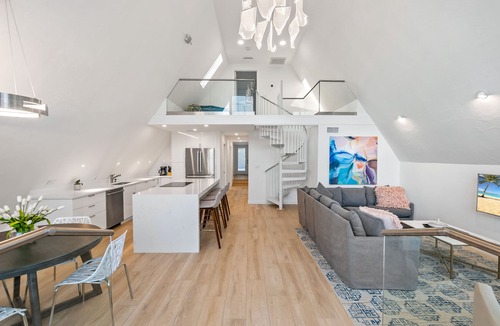 Central Sarasota House | Bright, Modern Artist A-Frame Downtown SRQ West of Trail