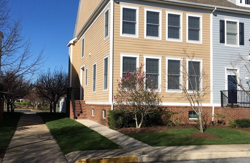 Ocean View House | Bright, Spacious End Unit OWNER MANAGED Rowhome Steps Away From All Amenities!
