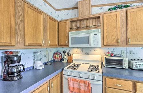 Steinhatchee House | Bright Steinhatchee Home: Proximity to Ocean!
