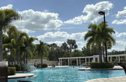 Riverview House | Brilliant townhome with WiFi in Riverview