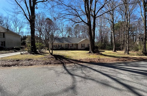 Simpsonville House | Bring the whole family to this large Simpsonville home that sleeps 10 people.