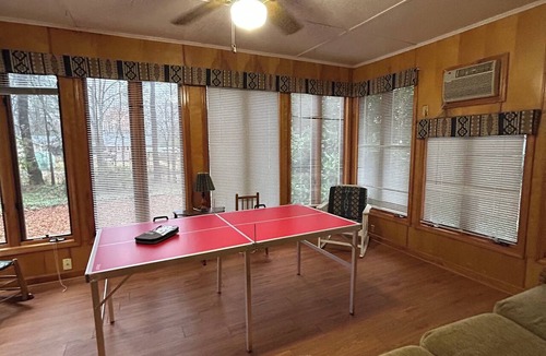 Simpsonville House | Bring the whole family to this large Simpsonville home that sleeps 10 people.