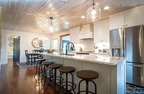 Wiley House | Burton Bungalow: A spacious 5-bedroom lakefront retreat in Clayton, GA.