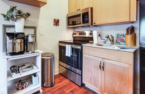 Tavares Apartment | Canal-Front Retreat w/Hot Tub & Dock in Tavares