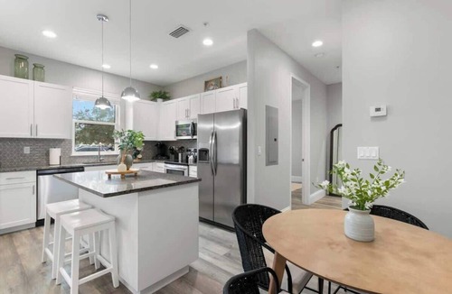 Safety Harbor Apartment | Canopy Cove | Gorgeous Condo In The Heart Downtown
