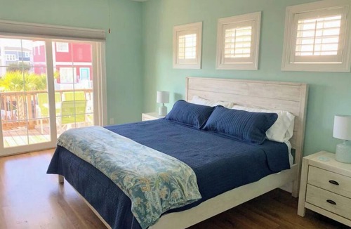 Holden Beach House | Carolina Skies Holden Beach ~3 min walk to beach. Guest Favorite!
