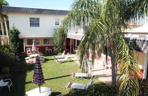 Sunset Reef Apartment | CAROUSEL SUITES - #9 NEWLY RENOVATED STUDIO