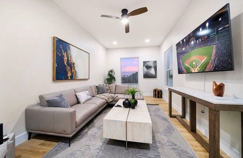 Redington Beach House | Casa De Marina - Luxurious Group Retreat in Redington Beach