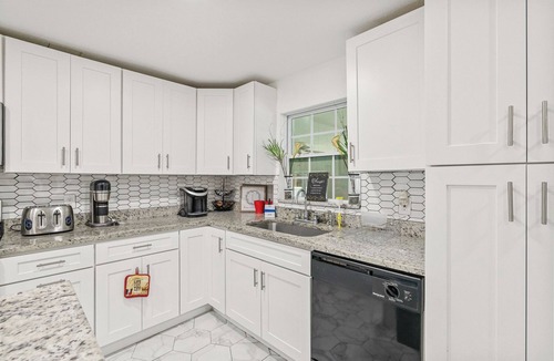 Ybor City House | Casa Social Tampa: Relaxing Retreat w/Salt Pool, Fire Pit & GameRoom