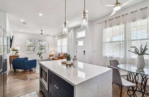 East Ybor House | Casa Sol – Ybor Gem ~ Cozy New 4BR, 3 Bath Retreat