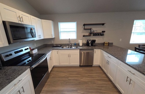 High Springs House | Cave Howse! Your Downtown getaway to the Springs