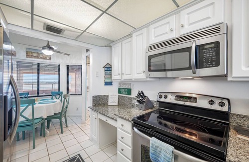 Sand Key Condo | 🐬CBC 1-16C– Beachfront, pool, hot tub, gym, pickleball!