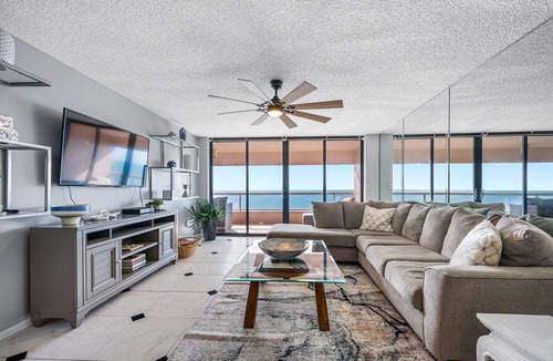 Sand Key Condo | CBC 1-19D Amazing Gulf & Intercoastal Views, Pool, Hot Tub, Gym, Sauna & Pickleball!