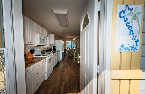 Holmes Beach Resort | Cedar Cove Resort and Cottages