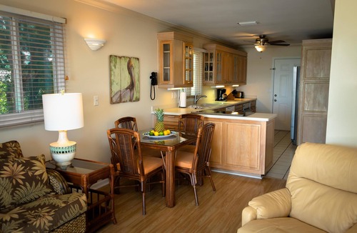 Holmes Beach Resort | Cedar Cove Resort and Cottages