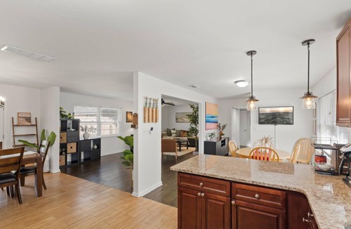 Lakewood House | Central Hub to Hwys/City | Mnthly Clns | Dogs ok!