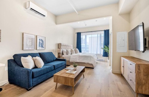 Gay Village Apartment | Central King Studio