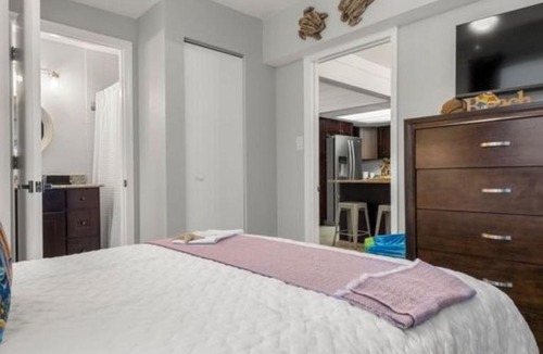 Walsingham House | Central Oasis 4BR Pool Home Close To Beach Parks