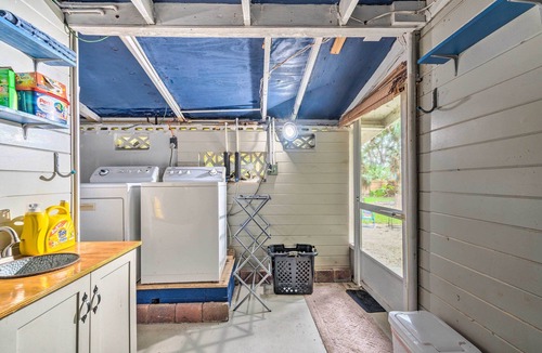 Yankeetown House | Central Yankeetown Hideaway: Walk to Water!