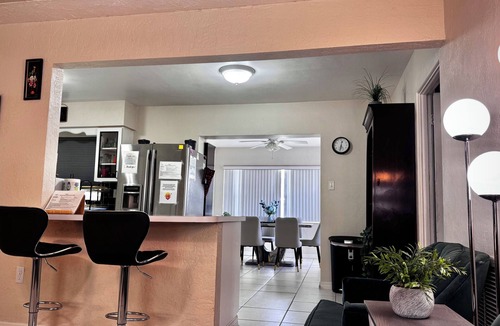Pinellas Park House | Centrally Located Cozy Home in a Quiet and Safe Neighborhood