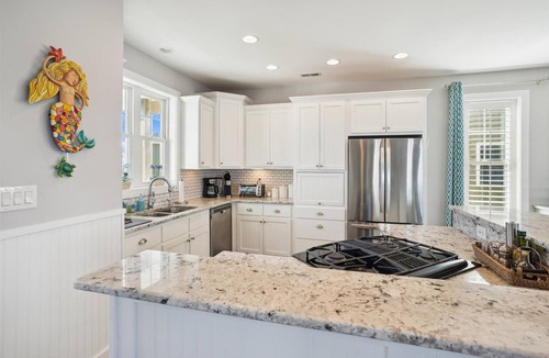 Colington Harbour House | CH219C- Beautiful Canal front - Kill Devil Hills - Saturday Check In!