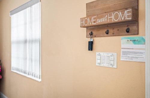 Tampa House | Channel Side, Down Town Tampa ,Ybor Palmetto Beach, Hot tub, with pickle ball court