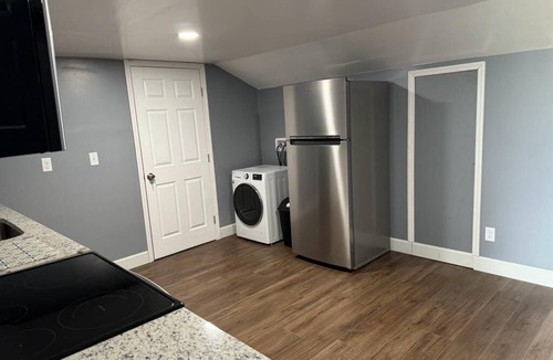 East Palatka Apartment | Charming 1-bedroom apartment #B in fabulous East Palatka with WiFi, AC