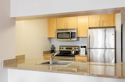 Downtown Jersey City Apartment | Charming 1 Bedroom 10 Minutes to Downtown NYC