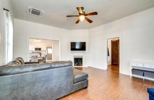 Historic District House | Charming 100-Year-Old Home < 1 Mi to Downtown