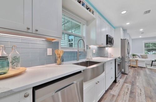 Southside House | Charming 1bd 1bth Vacation Getaway New Build in Jacksonville - Centrally Located