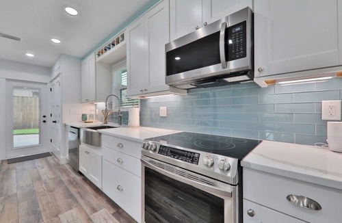 Southside House | Charming 1bd 1bth Vacation Getaway New Build in Jacksonville - Centrally Located