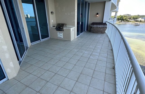 Thomas Drive Condo | Charming 2-bedroom condo with fitness room and AC in Panama City Beach