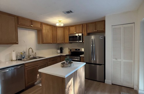 Cape Caneveral Beach Gardens House | Charming 2-bedroom townhome with AC, WiFi in awesome Cape Canaveral