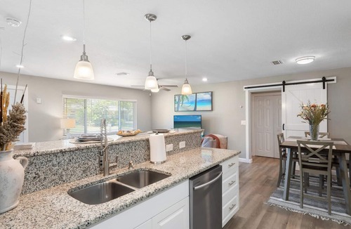 South Bradenton House | Charming 2-bedroom house in beautiful Bradenton