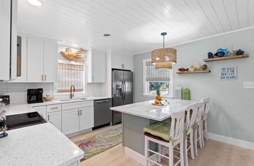Tranquil Harbour House | Charming 2BR Sea Glee Cottage in Oak Island, perfect for families and pets!